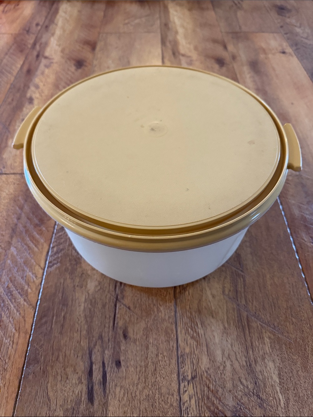 Vintage Tupperware Cake Tote Harvest Gold With Handle
